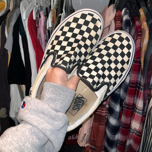 Vans slip on size women’s 8, men’s 6.5. Great condition. - Picture 2 of 4